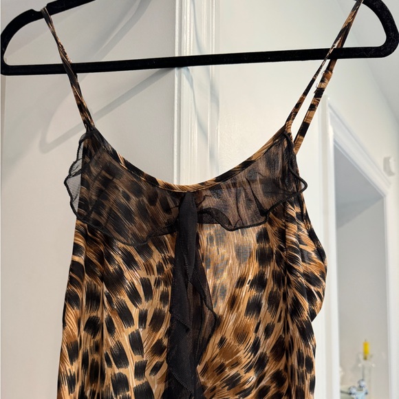 Asymmetrical leopard ruffle dress - Picture 2 of 3